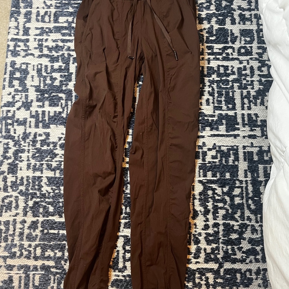 Lululemon joggers